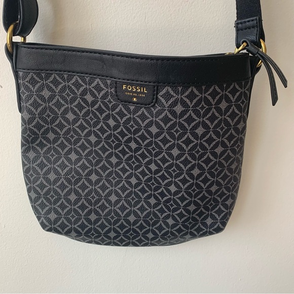 Fossil Handbags - FOSSIL BLACK AND GRAY CROSSBODY BAG
